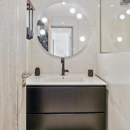 Duplex Les Pins 89m2 Et Terrasse 30m2 Antibes