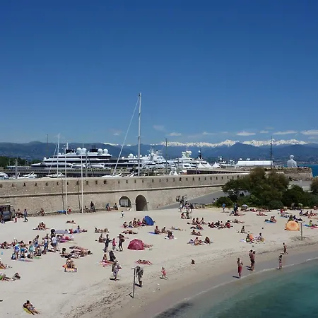 Duplex Les Pins 89m2 Et Terrasse 30m2 Антиб