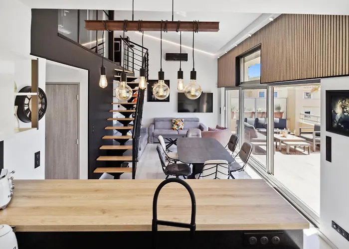 Duplex Les Pins 89m2 Et Terrasse 30m2 Апартаменты *