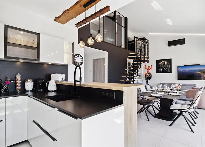 Duplex Les Pins 89m2 Et Terrasse 30m2 Апартаменты Антиб