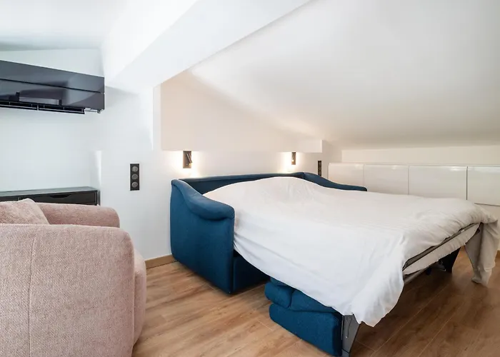 Duplex Les Pins 89m2 Et Terrasse 30m2 Апартаменты Антиб