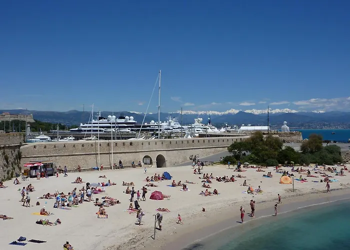 Duplex Les Pins 89m2 Et Terrasse 30m2 Антиб