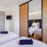 Duplex Les Pins 89m2 Et Terrasse 30m2 * アンティーブ