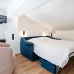 Duplex Les Pins 89m2 Et Terrasse 30m2 アパート アンティーブ