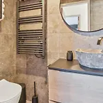 Duplex Les Pins 89m2 Et Terrasse 30m2 アパート アンティーブ