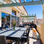 アパート Duplex Les Pins 89m2 Et Terrasse 30m2 アンティーブ