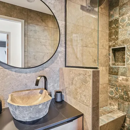 Duplex Les Pins 89m2 Et Terrasse 30m2 *