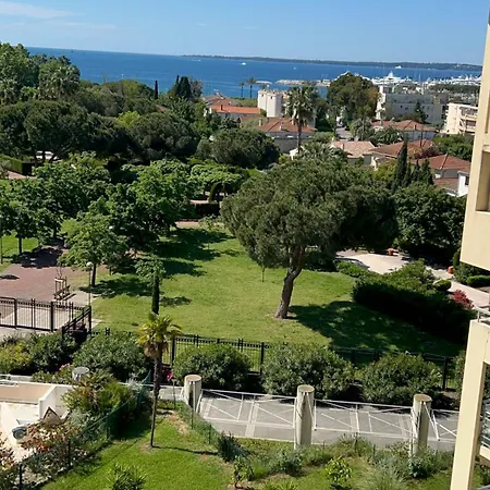 Duplex Les Pins 89m2 Et Terrasse 30m2 Apartman *