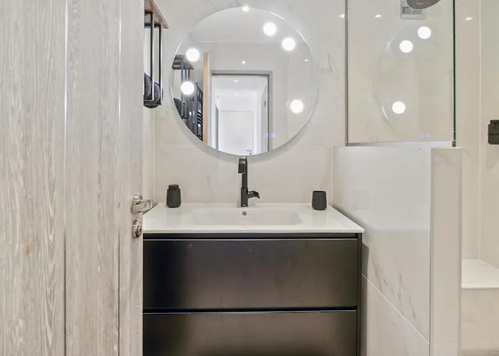 Duplex Les Pins 89m2 Et Terrasse 30m2 Antibes