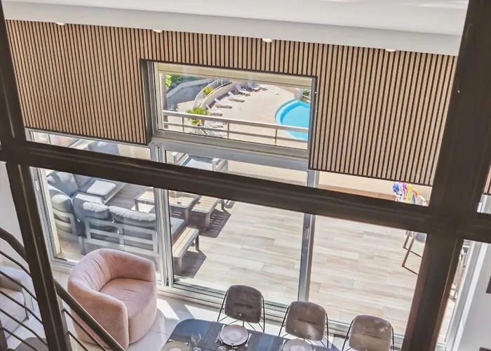 Duplex Les Pins 89m2 Et Terrasse 30m2 * Antibes