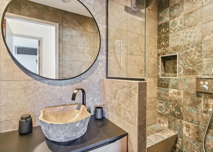 Duplex Les Pins 89m2 Et Terrasse 30m2 *